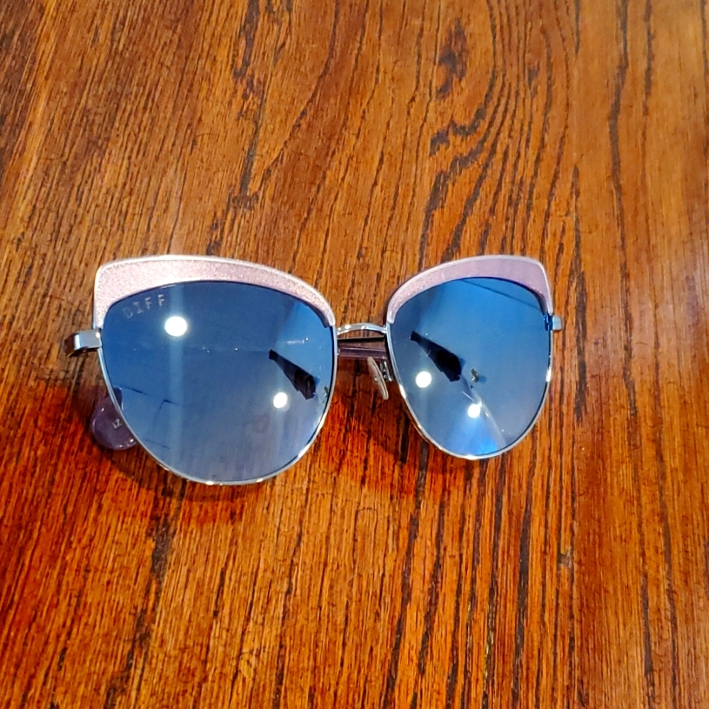Diff sun glasses